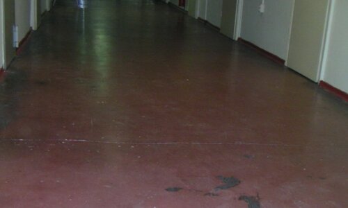 Asbesthaus - Site: Multi-layer, asbestos-containing floor coverings (cushion-vinyl) | © 2019, CRB Analyse Service GmbH | © CRB Analyse Service GmbH